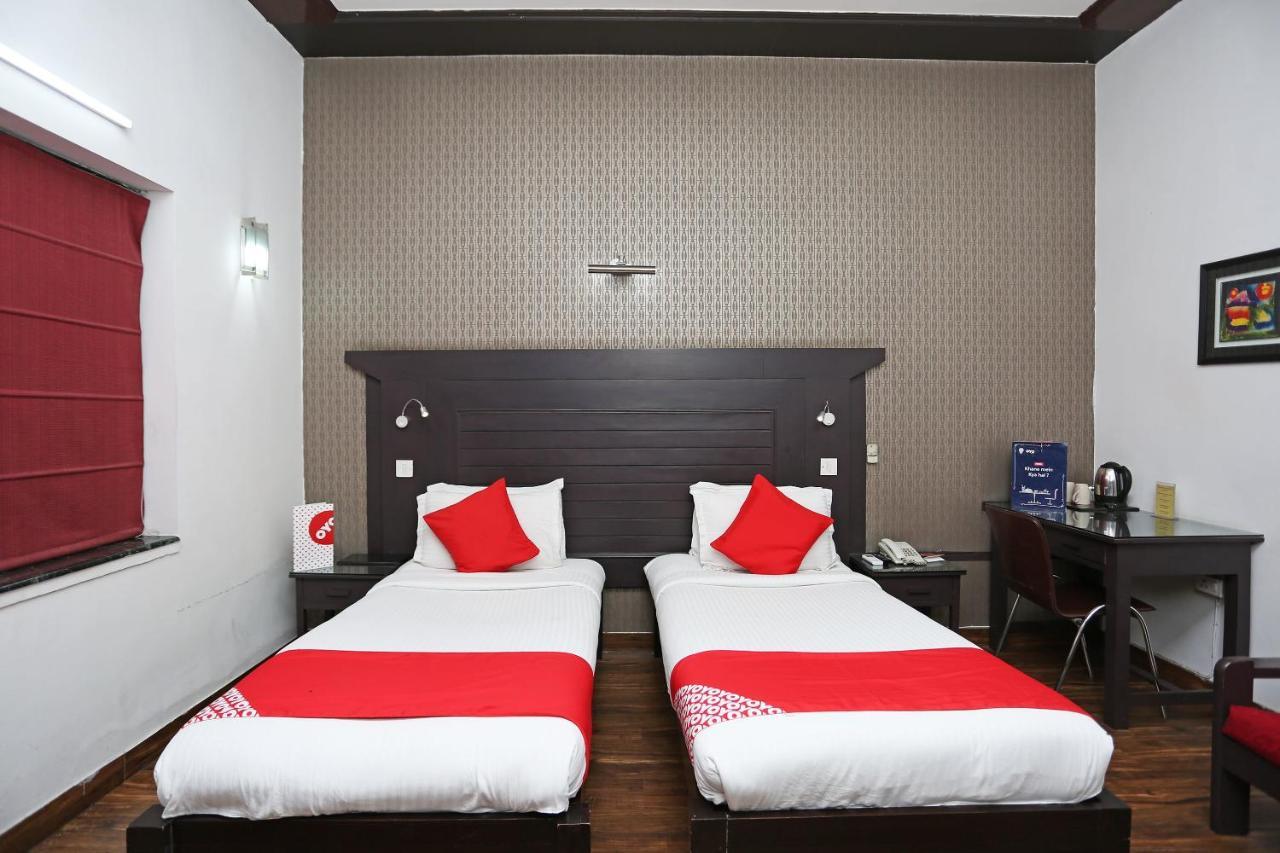 Hotel Chalet New Delhi Eksteriør billede