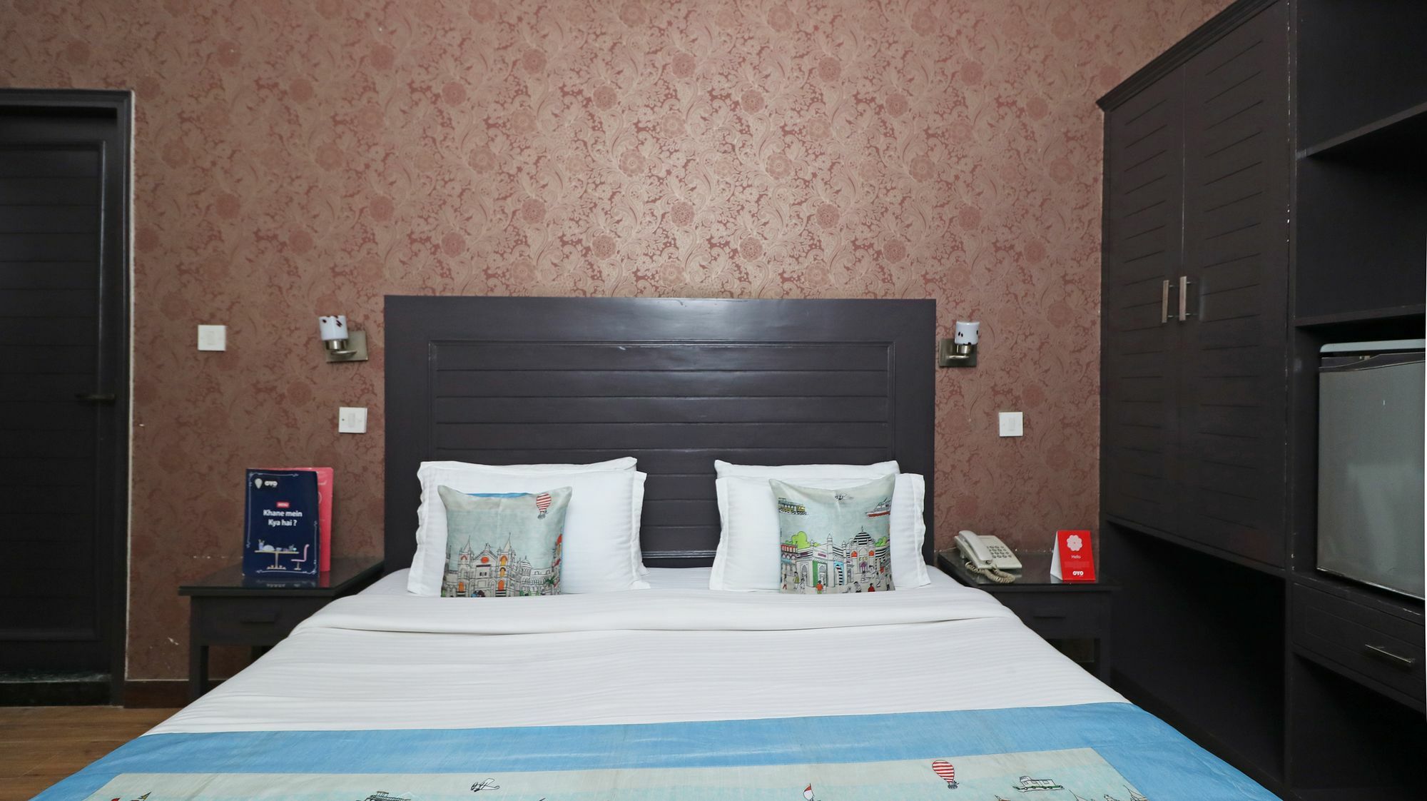 Hotel Chalet New Delhi Eksteriør billede