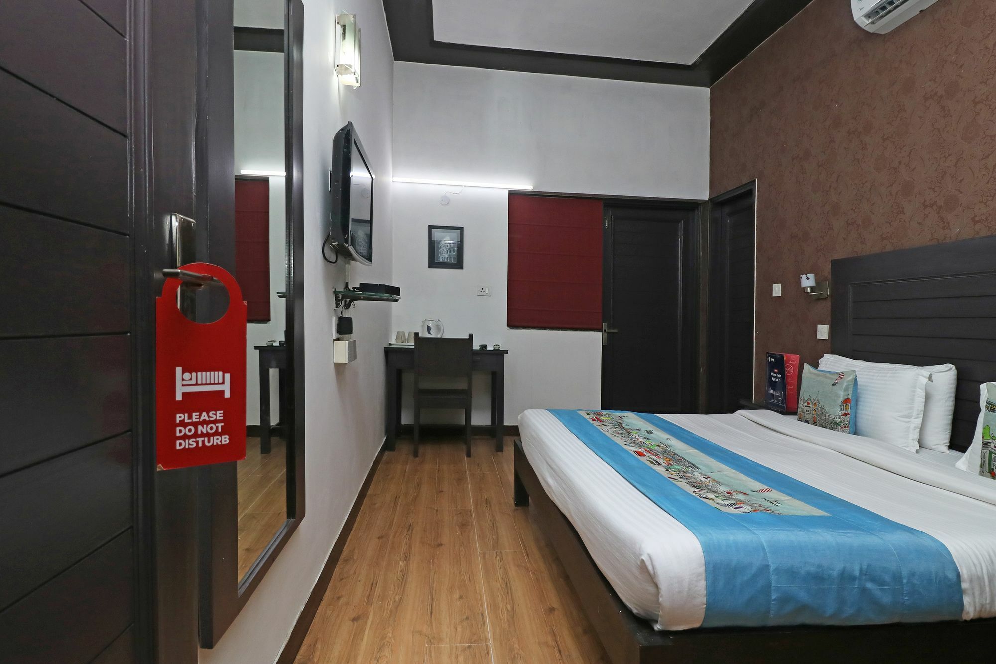 Hotel Chalet New Delhi Eksteriør billede