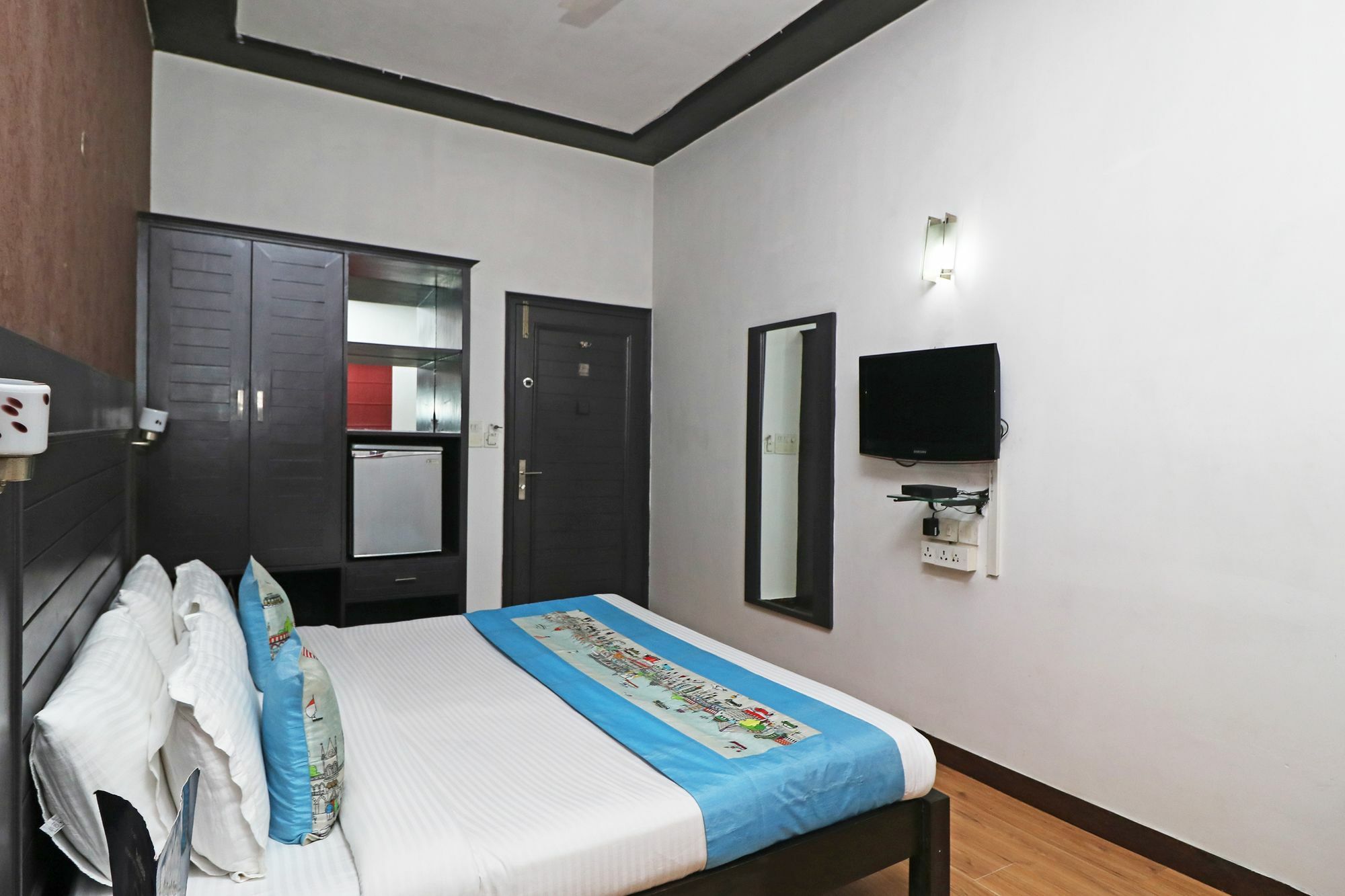 Hotel Chalet New Delhi Eksteriør billede