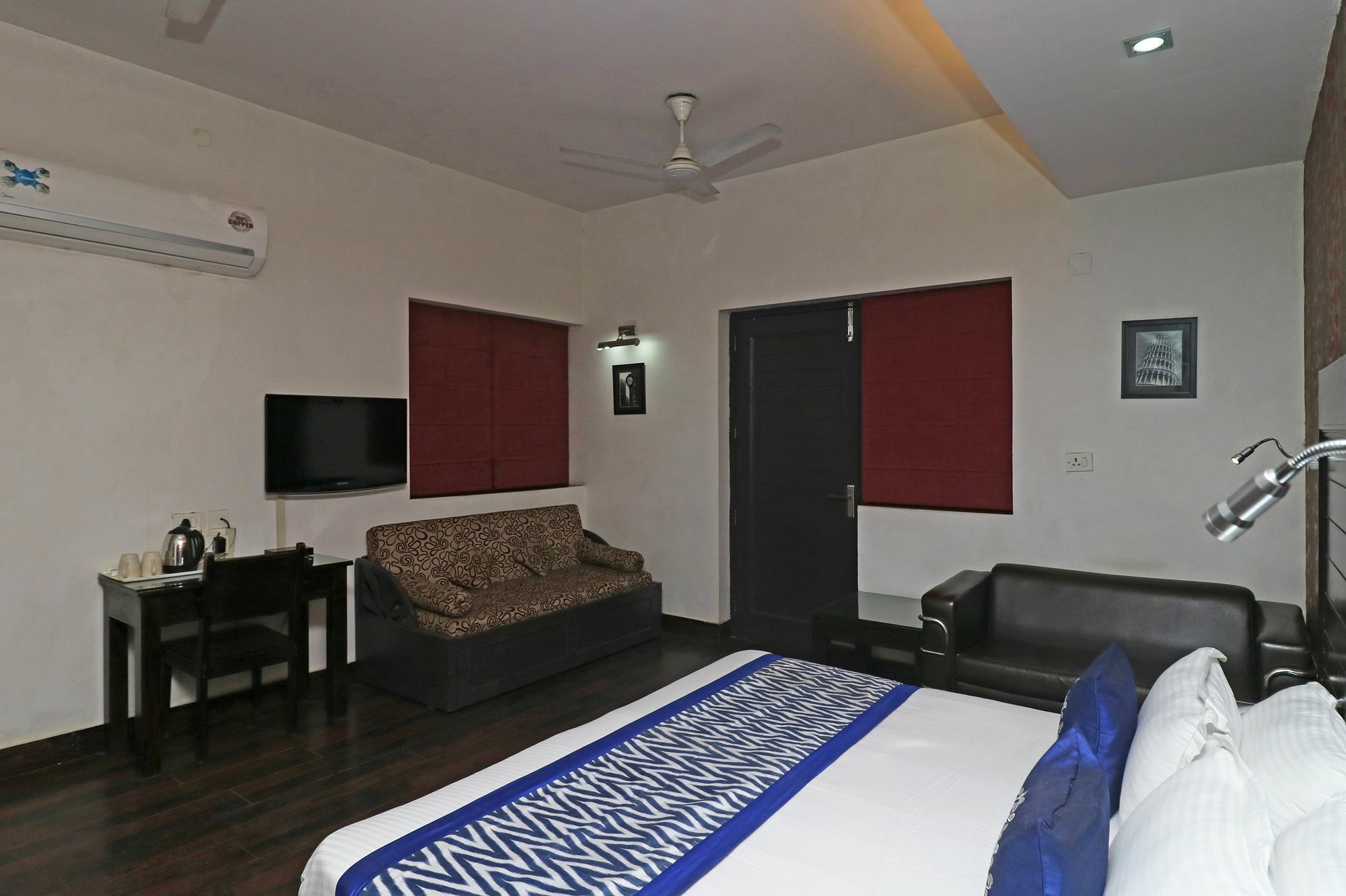 Hotel Chalet New Delhi Eksteriør billede
