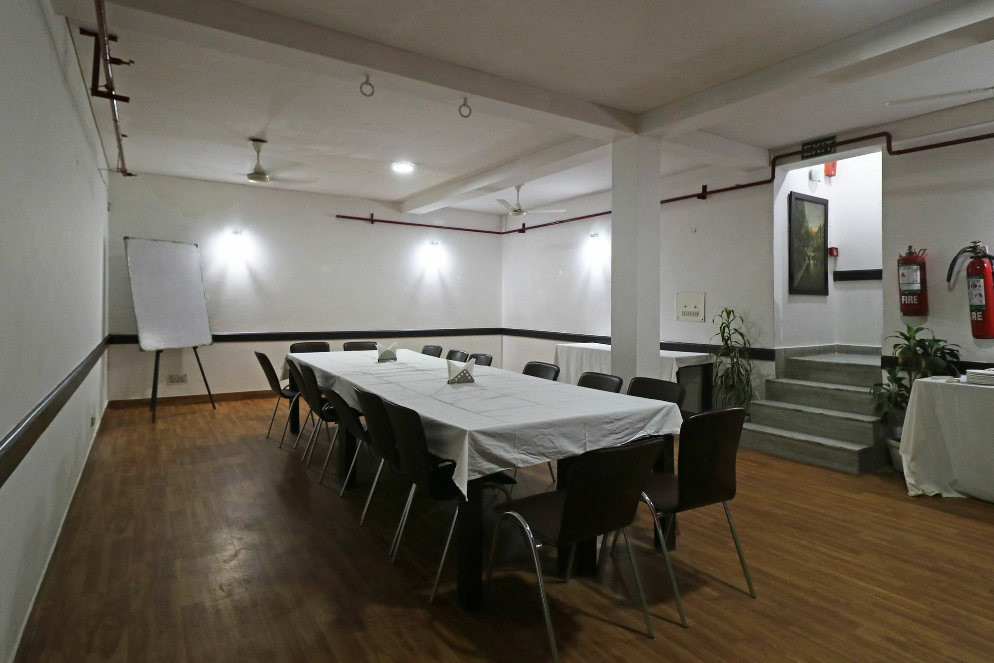 Hotel Chalet New Delhi Eksteriør billede