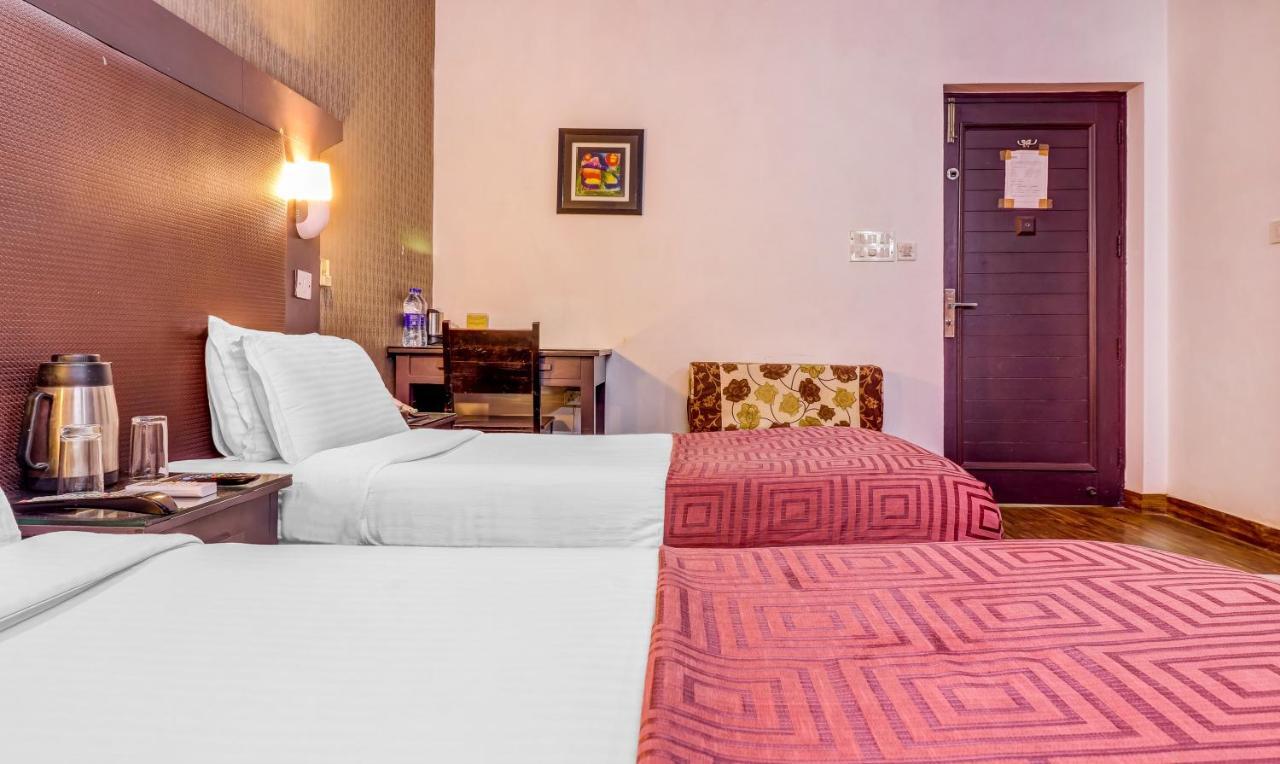 Hotel Chalet New Delhi Eksteriør billede