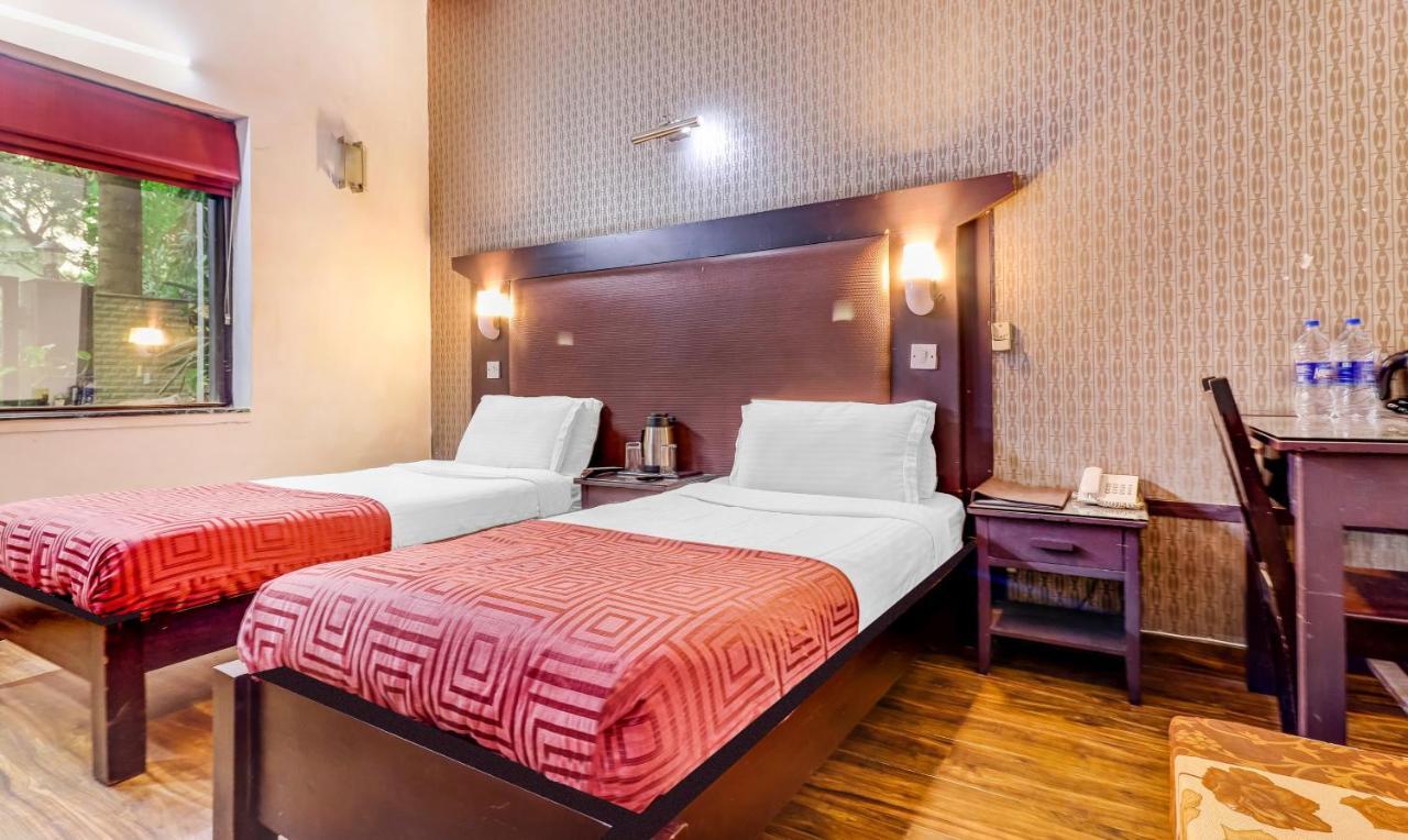 Hotel Chalet New Delhi Eksteriør billede
